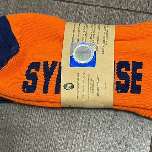 NWT Donegal Bay Syracuse University Orange socks - Picture 4 of 5